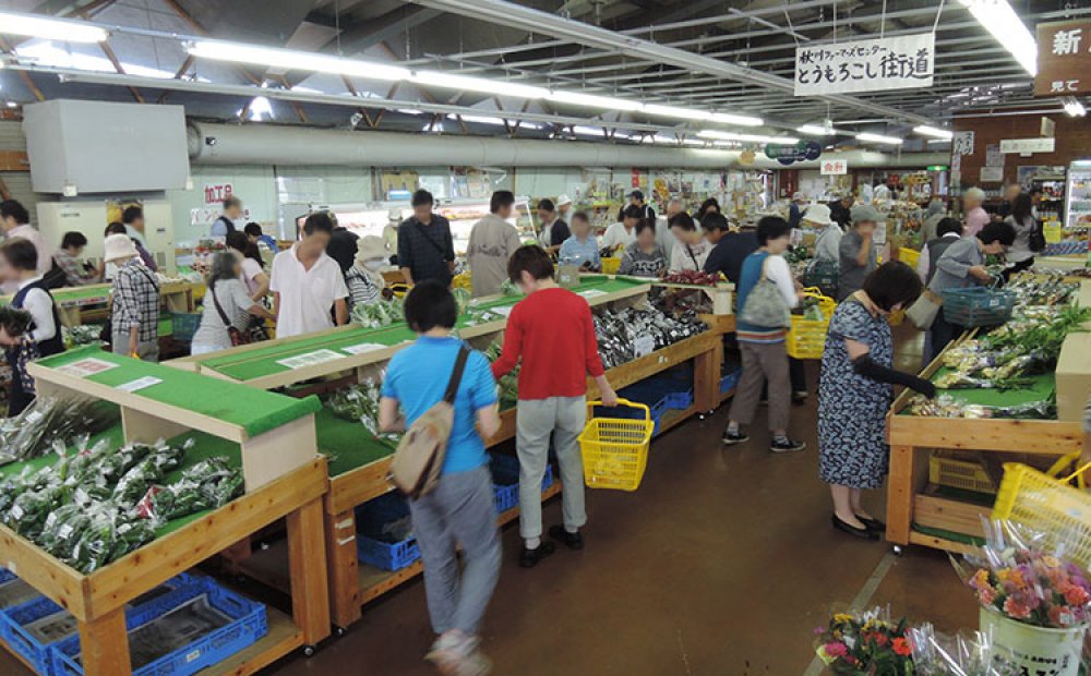 連日大勢の客で賑わう