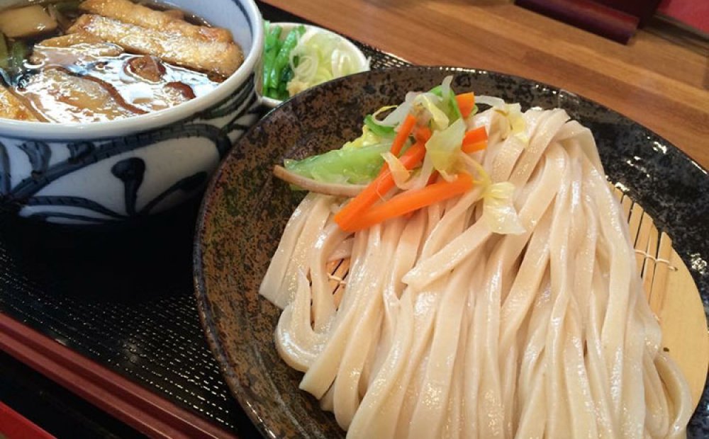 肉汁つけうどん。野菜の糧付き