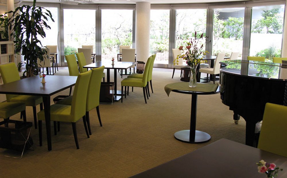 さわやかな色調の店内