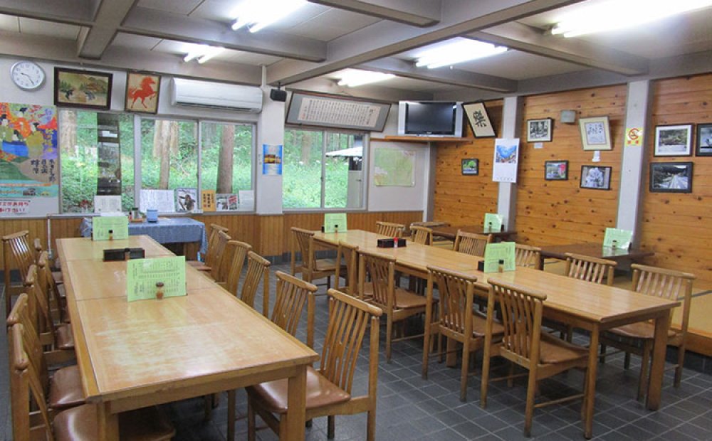 さかな園内の食堂