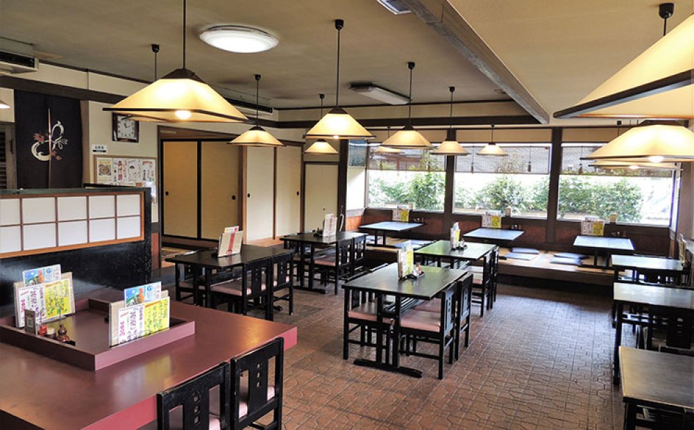 ゆったりとした広い店内