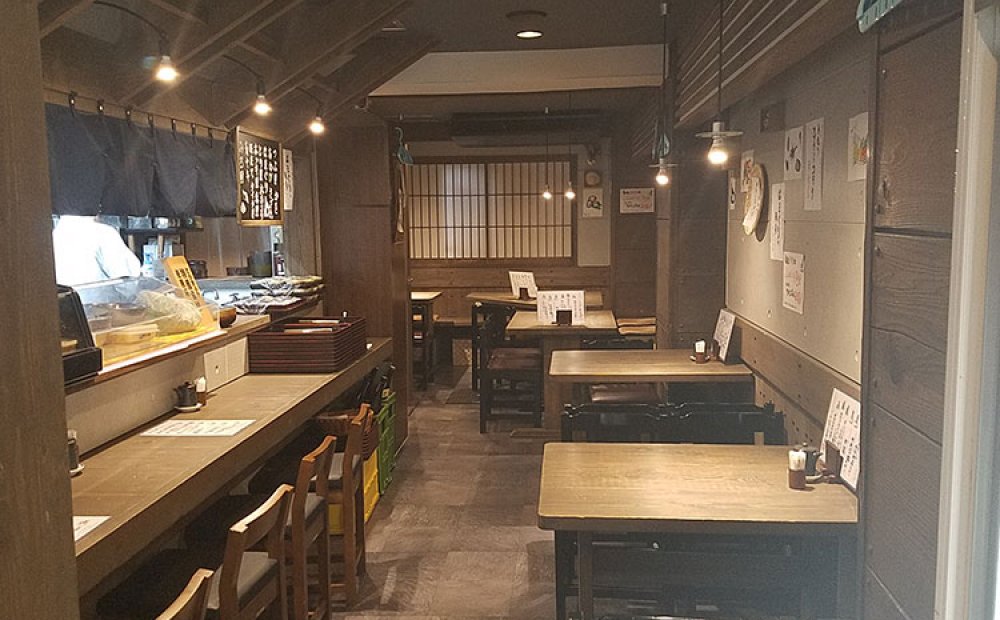 大人が集う落ち着いた空間