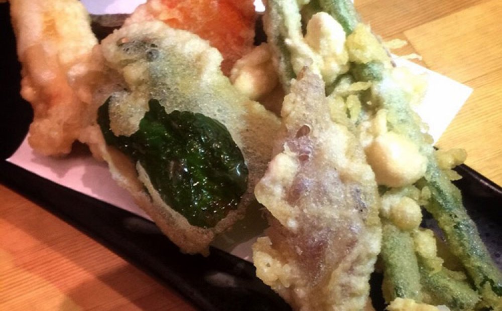 季節の天ぷらで新鮮な野菜を