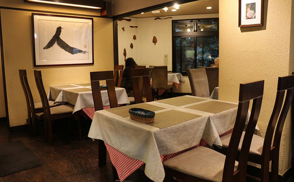 センスを感じさせる広い店内