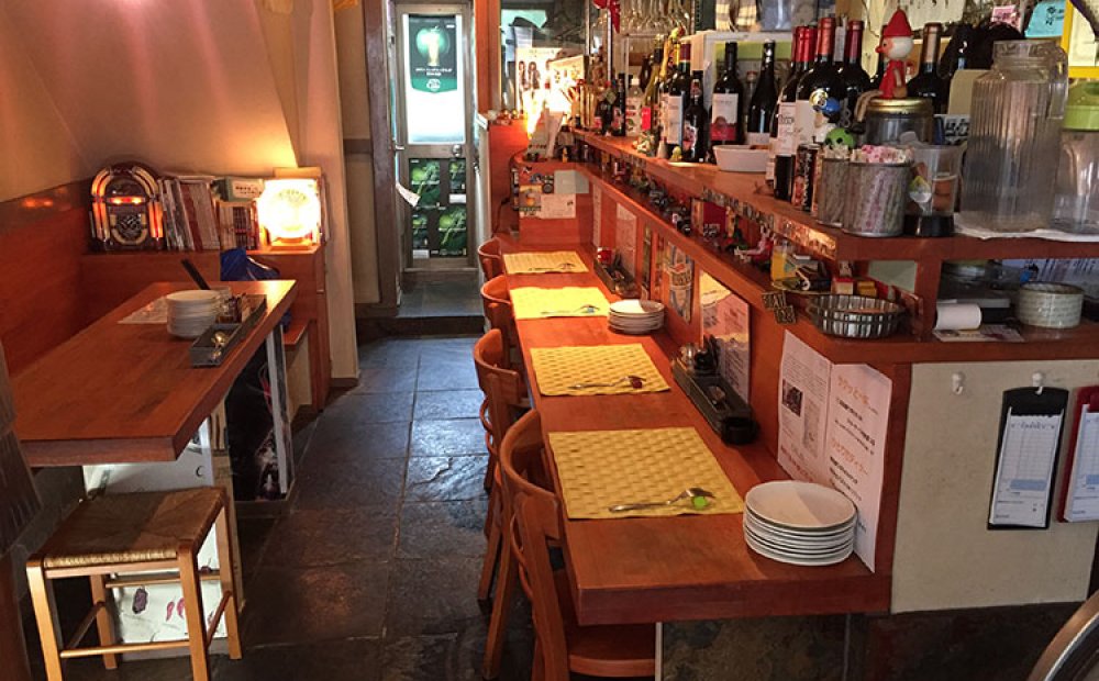 イタリアンな雰囲気の店内