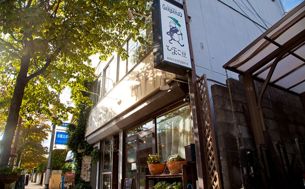 10席ほどの小ぢんまりとした店