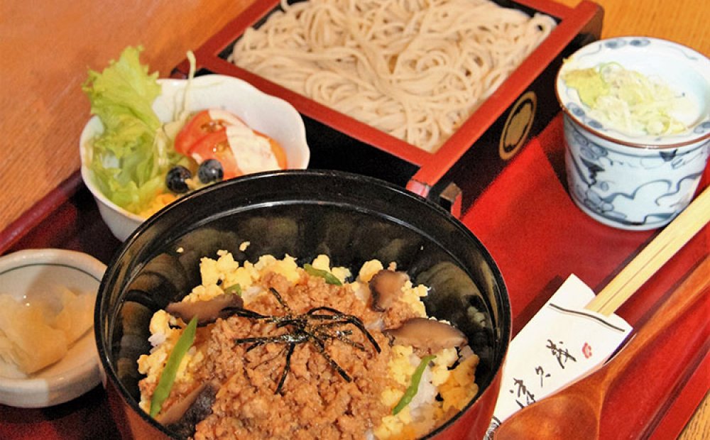 東京しゃもそぼろ丼セット