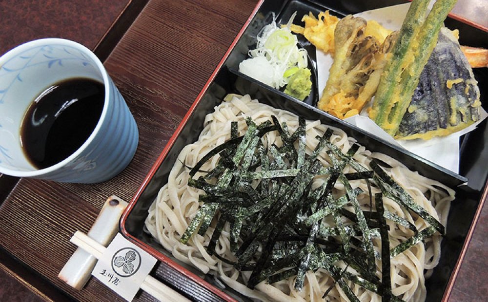 地元の野菜を使用した天せいろ