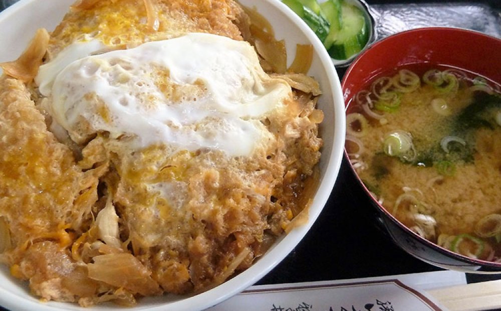 ボリュームたっぷりのかつ丼