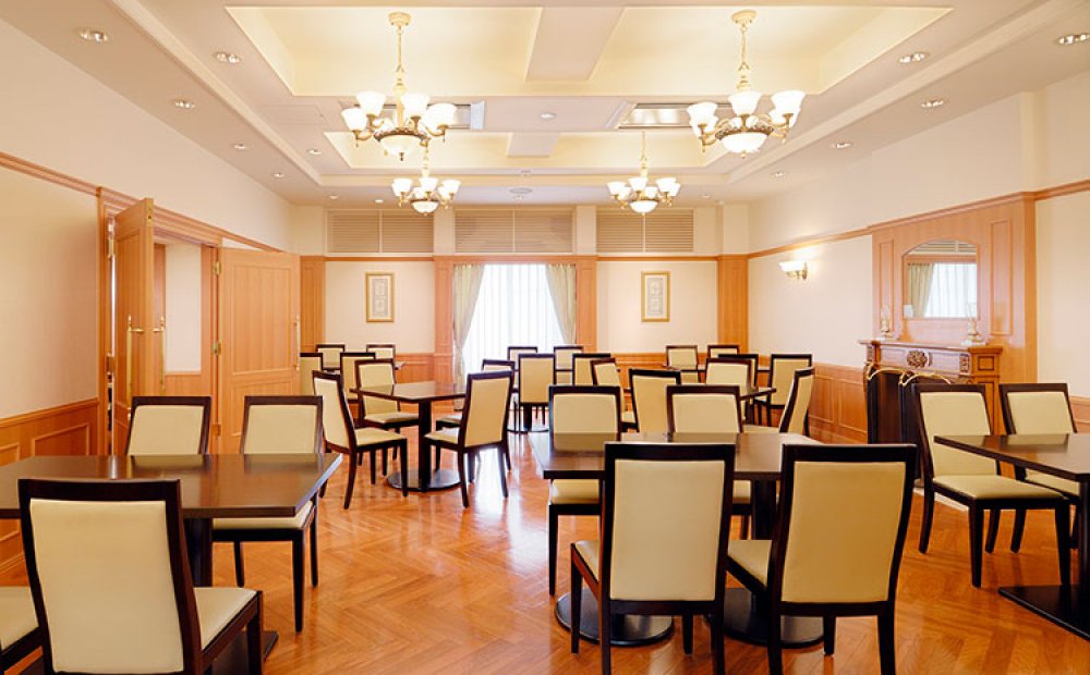 エレガントな雰囲気の店内