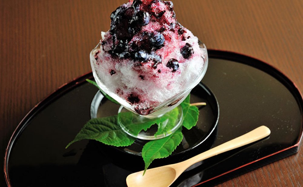 天然氷のかき氷（ブルーベリー）