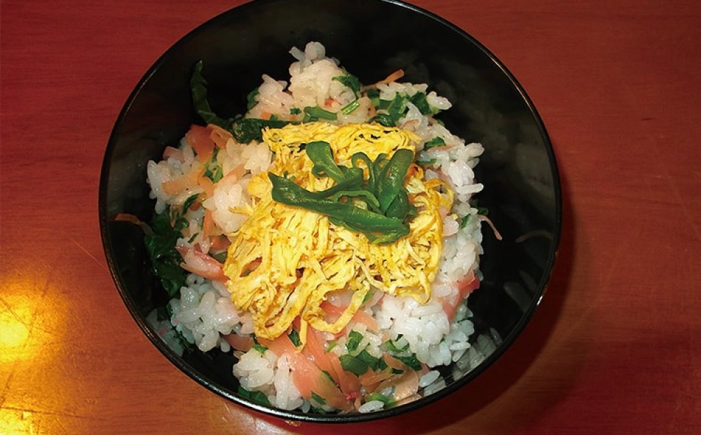 鮮やかな色合いのあしたばずし