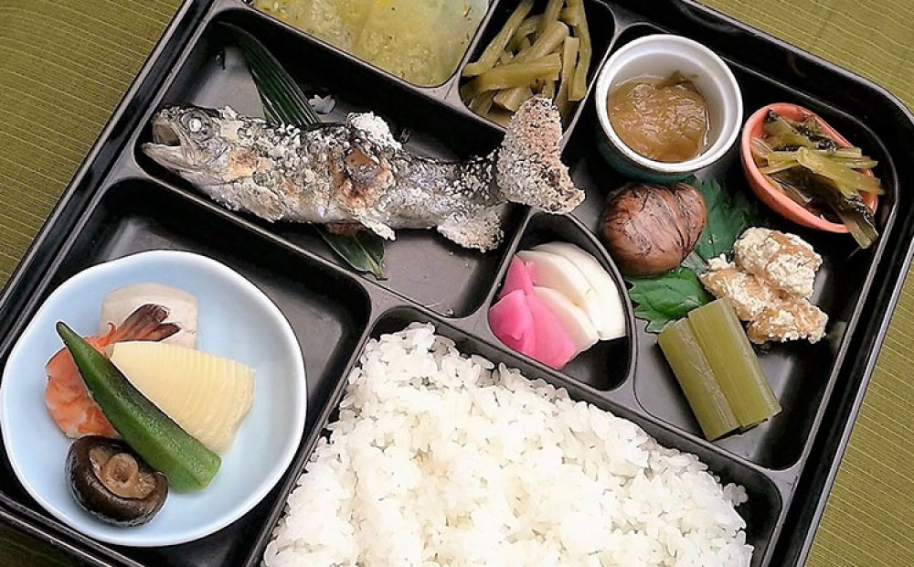 まほろば膳で郷土の味覚を堪能