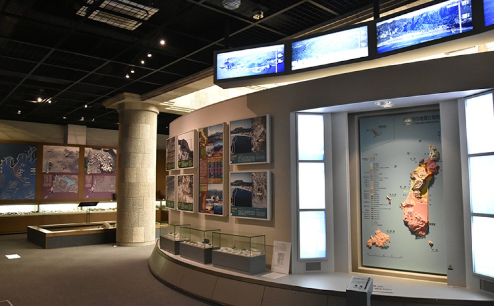 新島の地勢や島の成り立ちなども