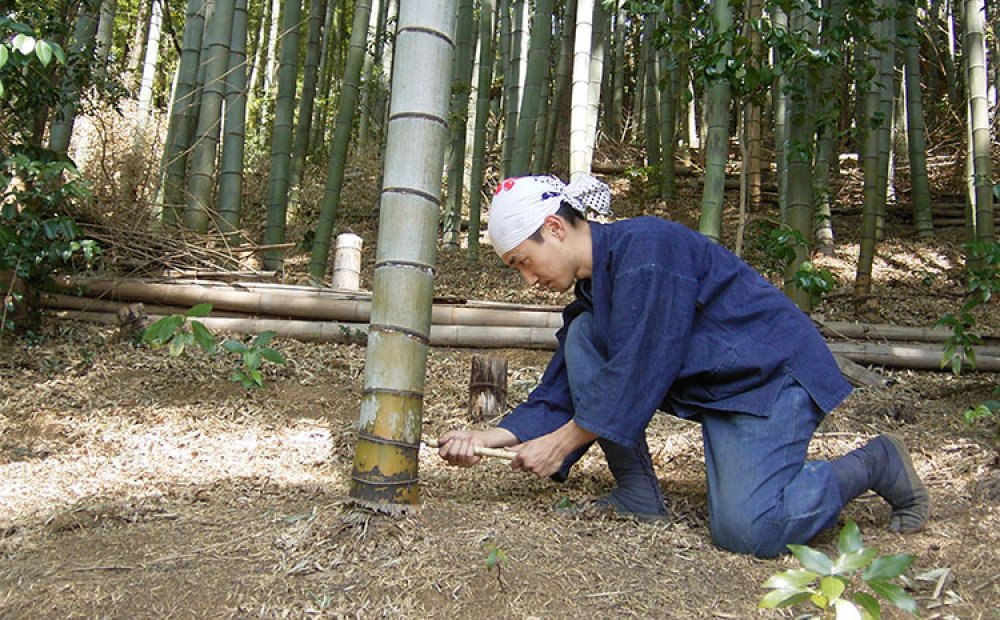 竹の切り出しから行っている窯主