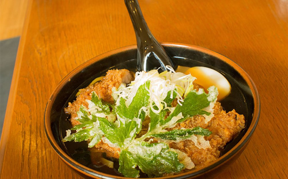 トンカツうどん。麺が秀逸！