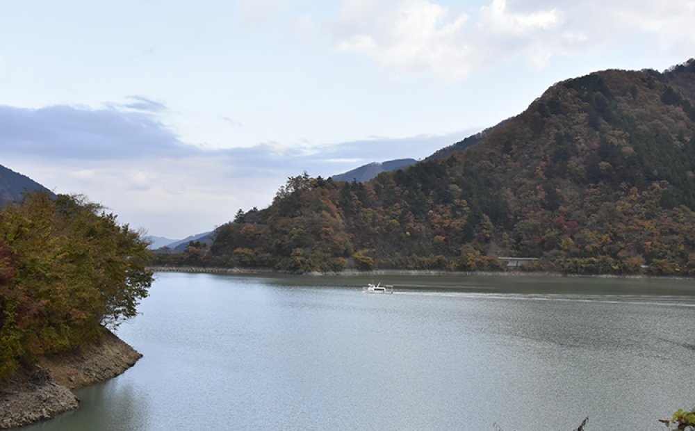 山々に囲まれた東京の水瓶