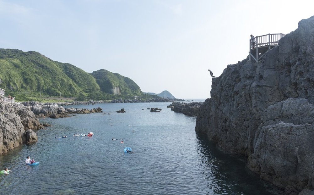 磯遊びやシュノーケリングなどが楽しめる