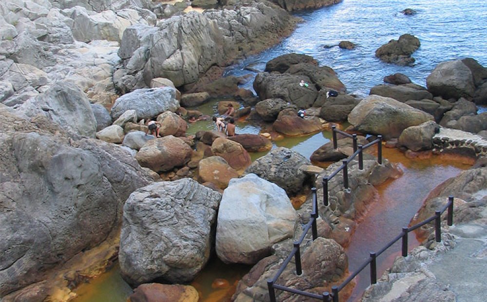 入浴は水着着用で