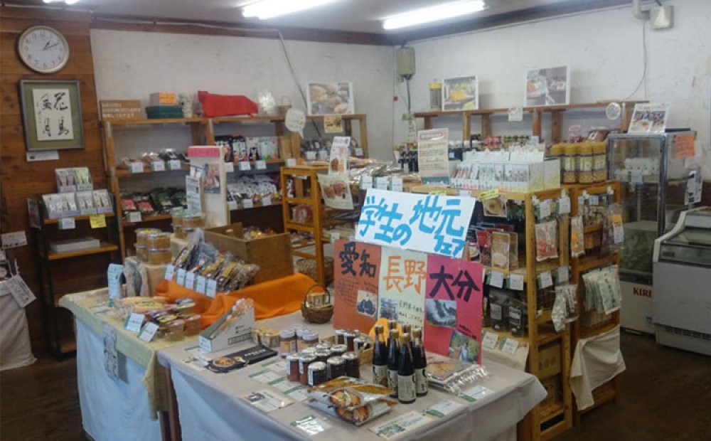 大学生と国立市民が経営する店