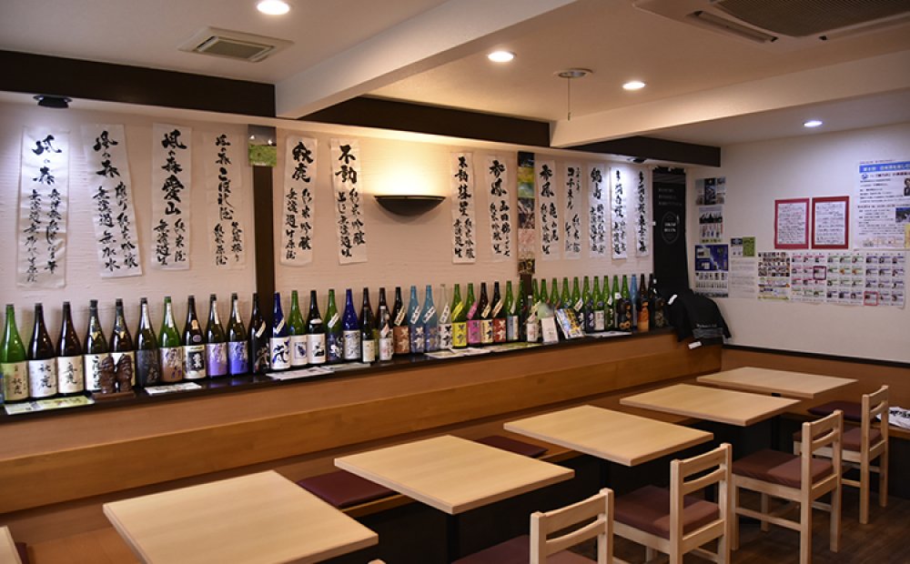 全国の地酒の品揃えも自慢
