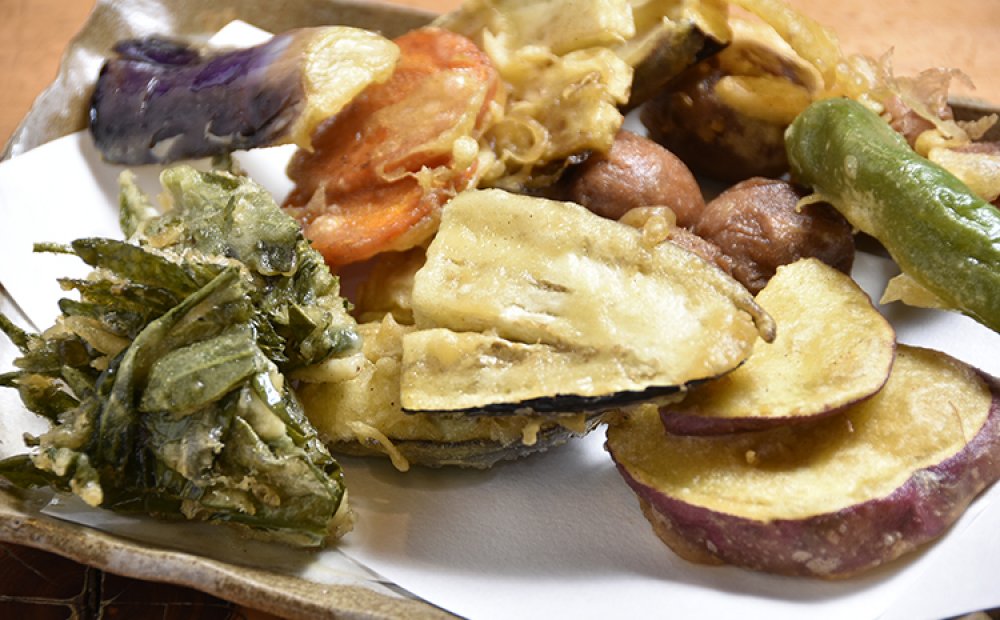 地元野菜の天ぷらも楽しみ