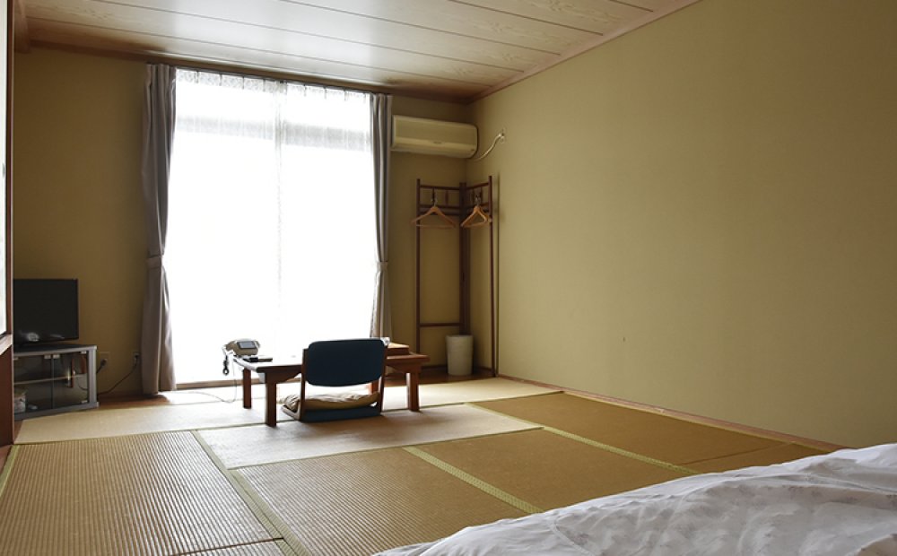 広々してゆっくりくつろげる和室