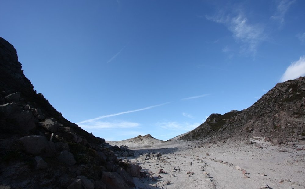 別の惑星を思わせる裏砂漠