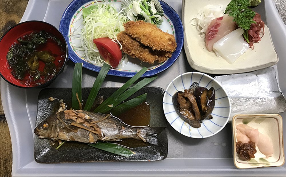 一番の楽しみは海の幸満載の夕食