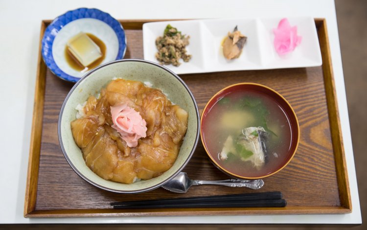 現地なら『浜のかあちゃんめし』、家ならお取り寄せも♪