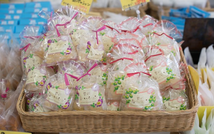 ジャム、お菓子、塩、コスメも！JAに来ればお土産が揃う