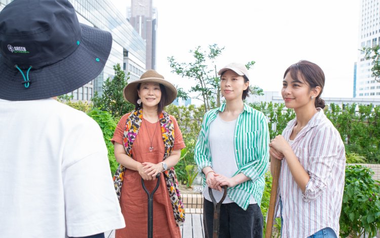 「NEWoMan新宿」屋上にある都会の畑「ソラドファームNEWoMan」