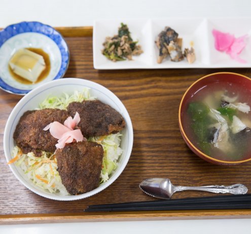 現地なら『浜のかあちゃんめし』、家ならお取り寄せも♪