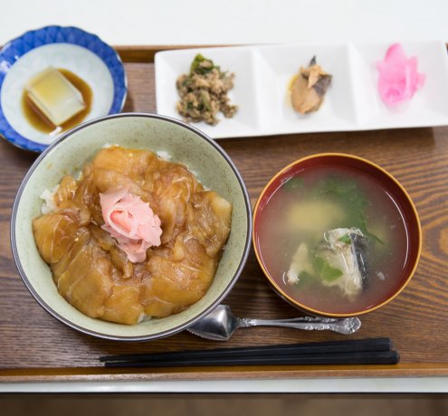 現地なら『浜のかあちゃんめし』、家ならお取り寄せも♪