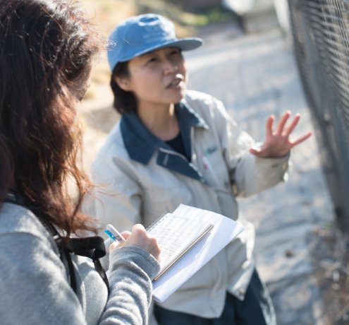農家の悩みを聞いたら、すぐに改善策を探る