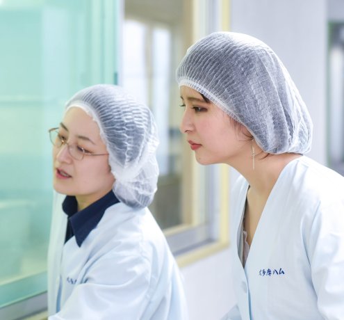 手作業で丁寧に行うハムづくり