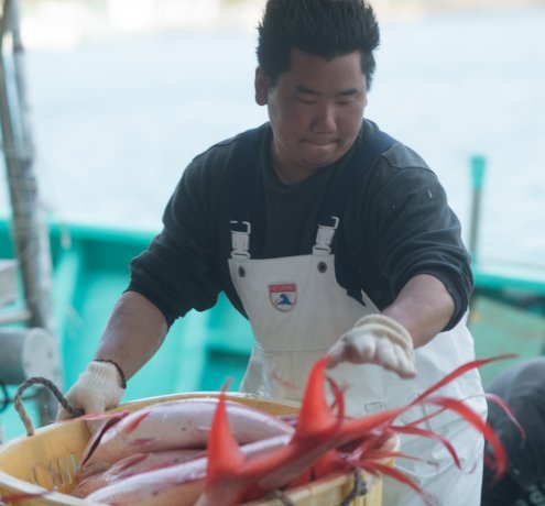 チームワークも雰囲気もいい小笠原の漁師たち