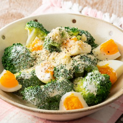 ブロッコリーと卵のサラダ