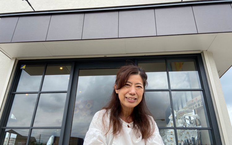 最大の魅力は、畑の上に建っている臨場感