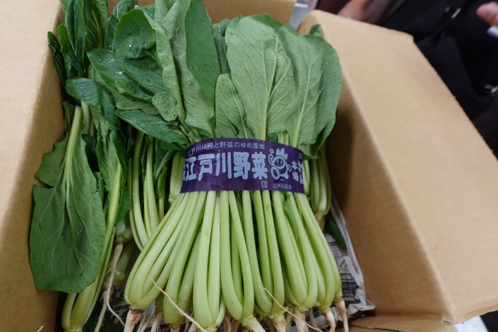 使用する東京産野菜は「小松菜」