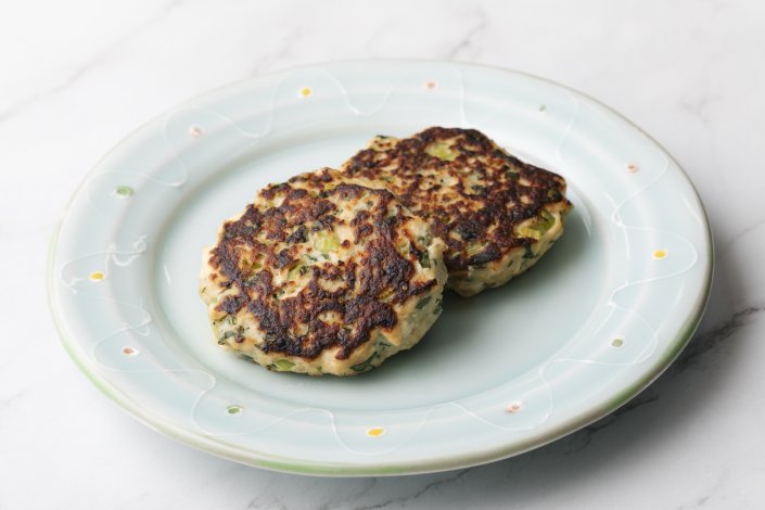 【プレゼンテーション賞】
　　井出 心咲（いで みさき）さん　
　　「小松菜味噌つくね」