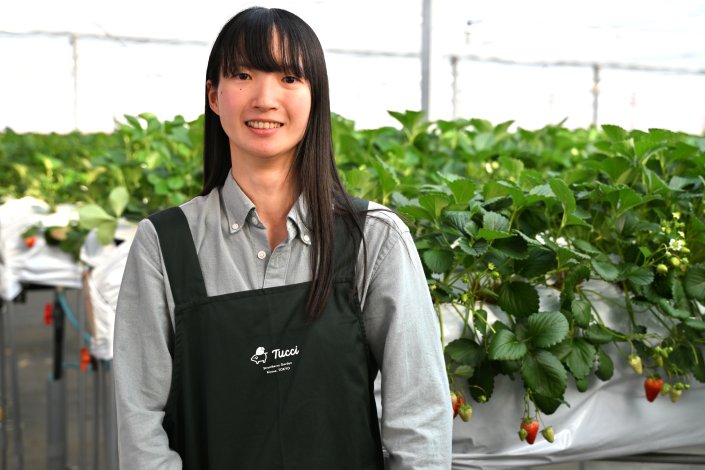 完熟イチゴの幸せを、地元で味わう
清瀬市「Tucciいちご農園」の挑戦