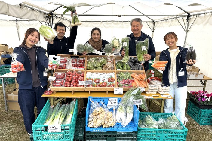 東京野菜マルシェ「東京農村」
都内各地の“実り”が勢ぞろい