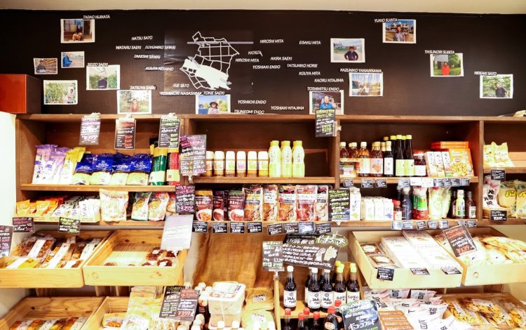 農家さんの顔が見える店内