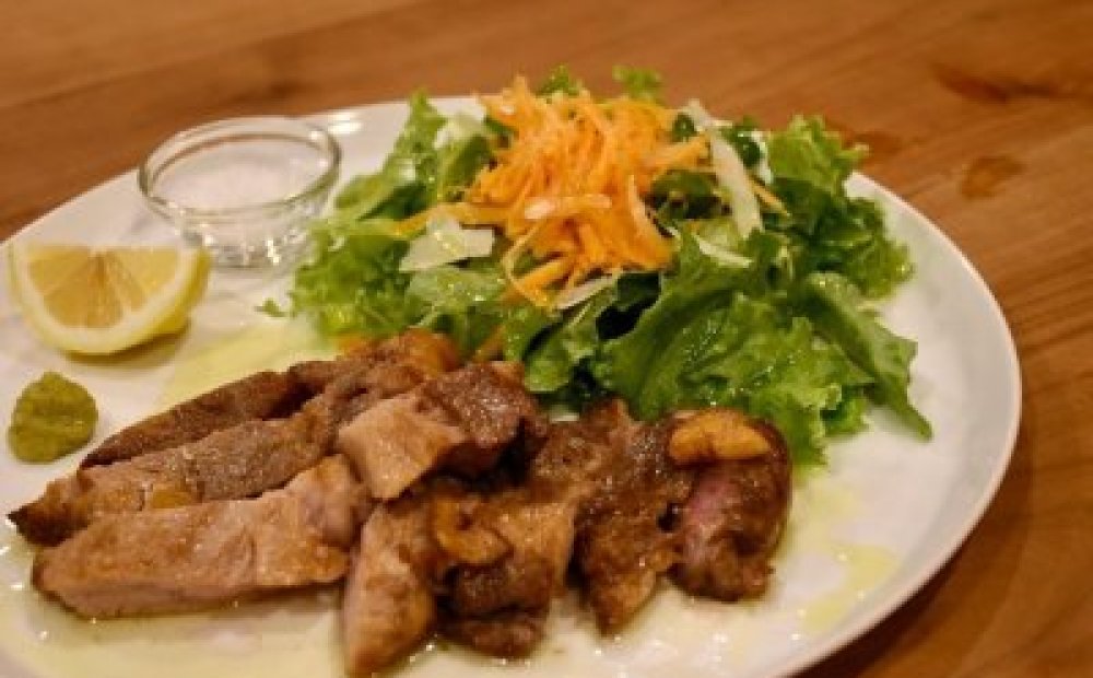 かめりあ黒豚の肩ロースステーキ