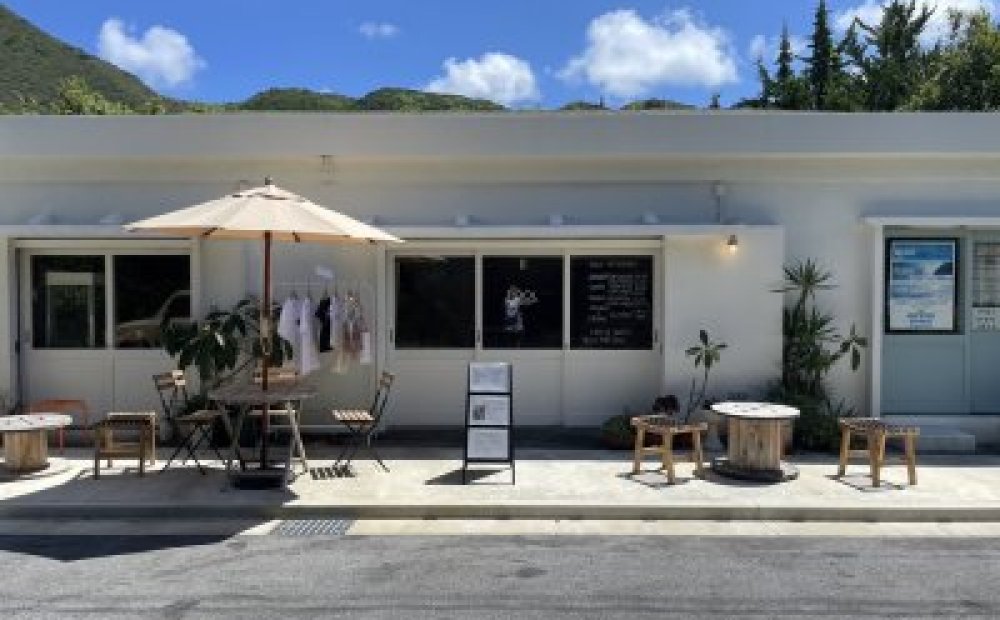 POOL island cafe・market