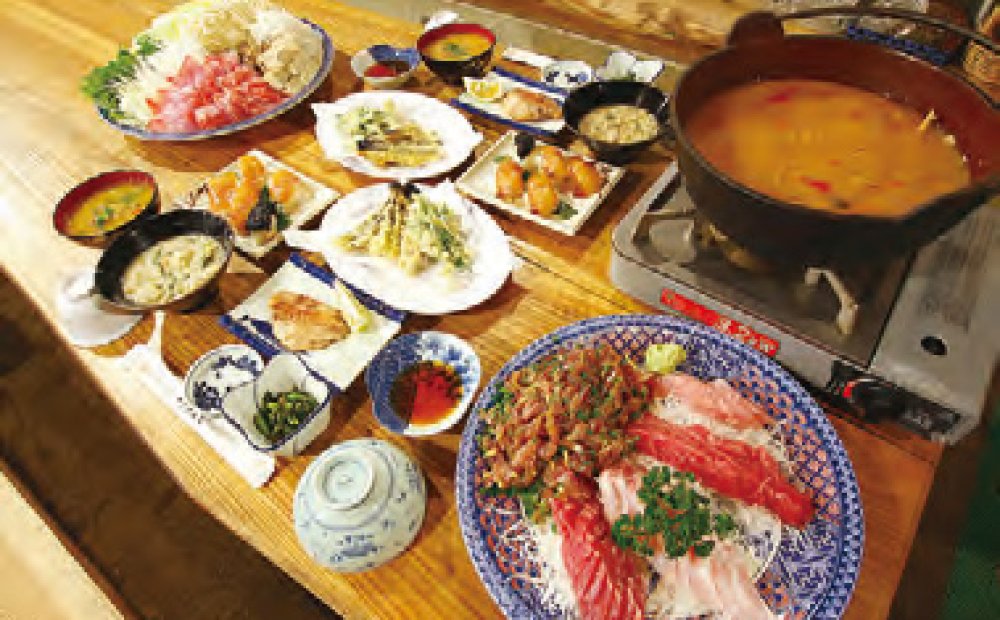 島魚のお刺身と 島食材を使った鍋の夕食