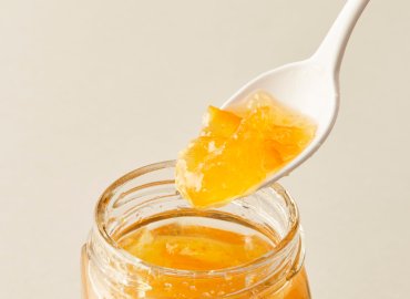 東京の植木屋さん 天神山須藤園の オリーブリーフパウダーと本ゆずマーマレード